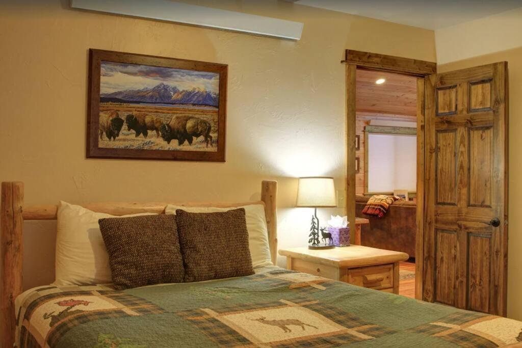 Fox Den Lodge West Yellowstone Eksteriør bilde